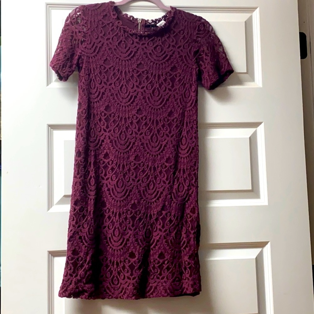 H&M Burgundy eyelet lace dress women’s size 6